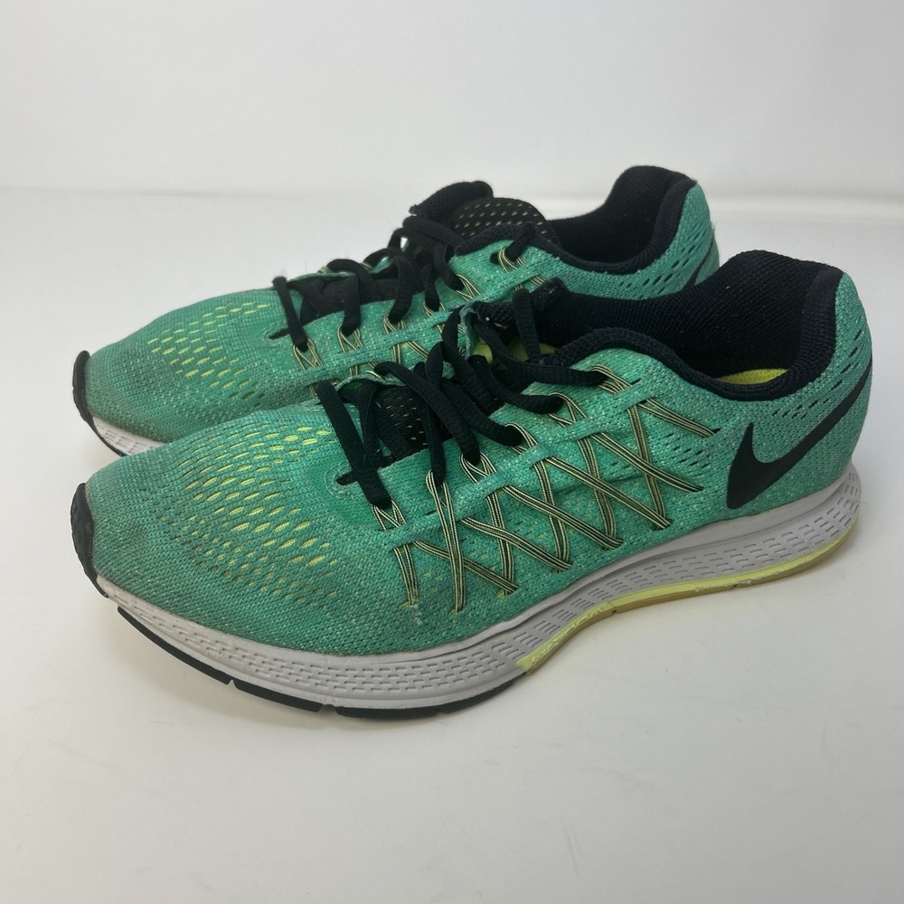 Nike‎ Air Zoom Pegasus 32 "Ghost Green" Running Shoes - Women's Size 8